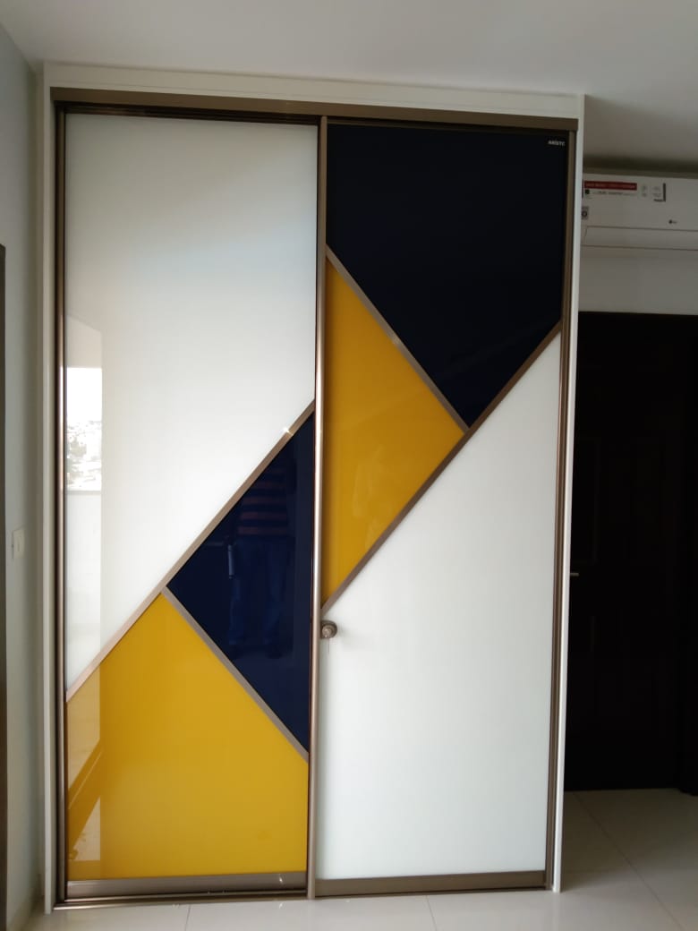 hafele-hettich-salice-wurfel-lacquer-glass-wardrobes-dealers-manufacturers-in-noida-greater-noida-india